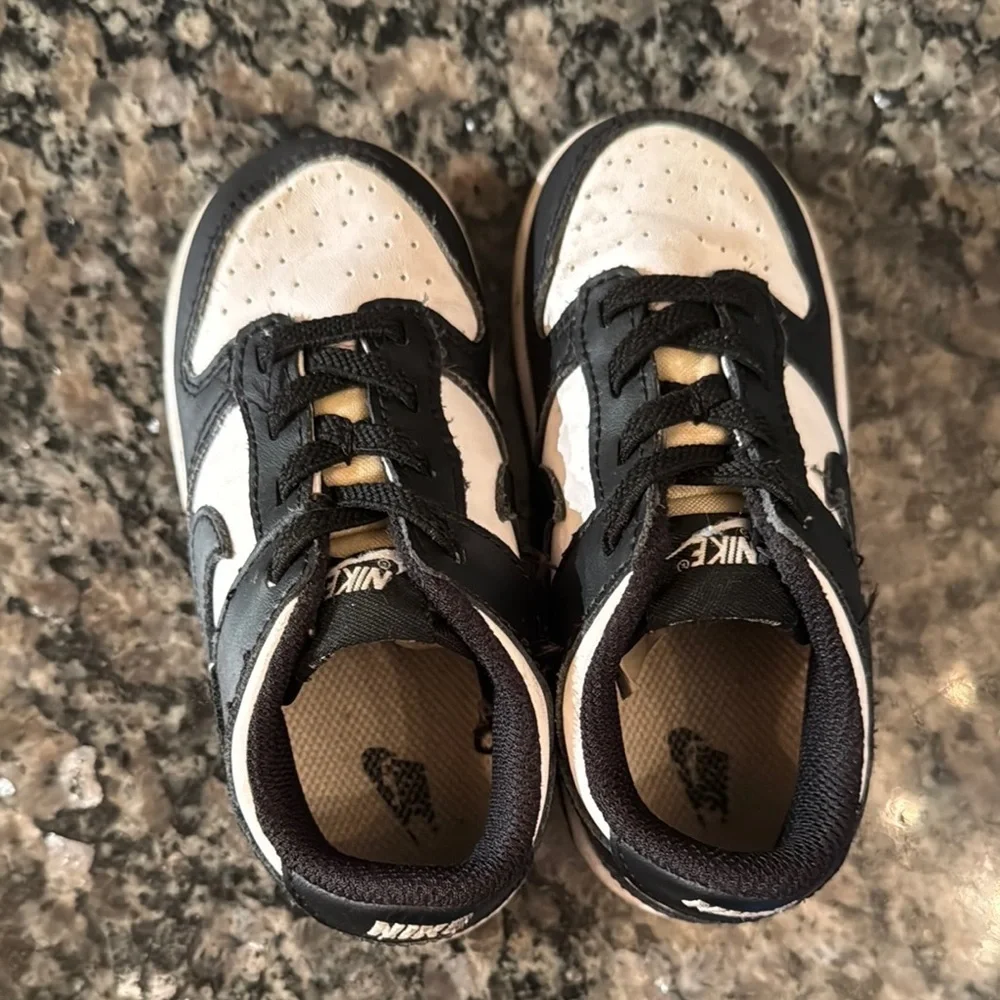 Nike slip on Black and White Sneakers EUC 8.5